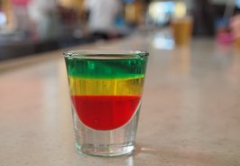 7 Jamaican drinks to m...